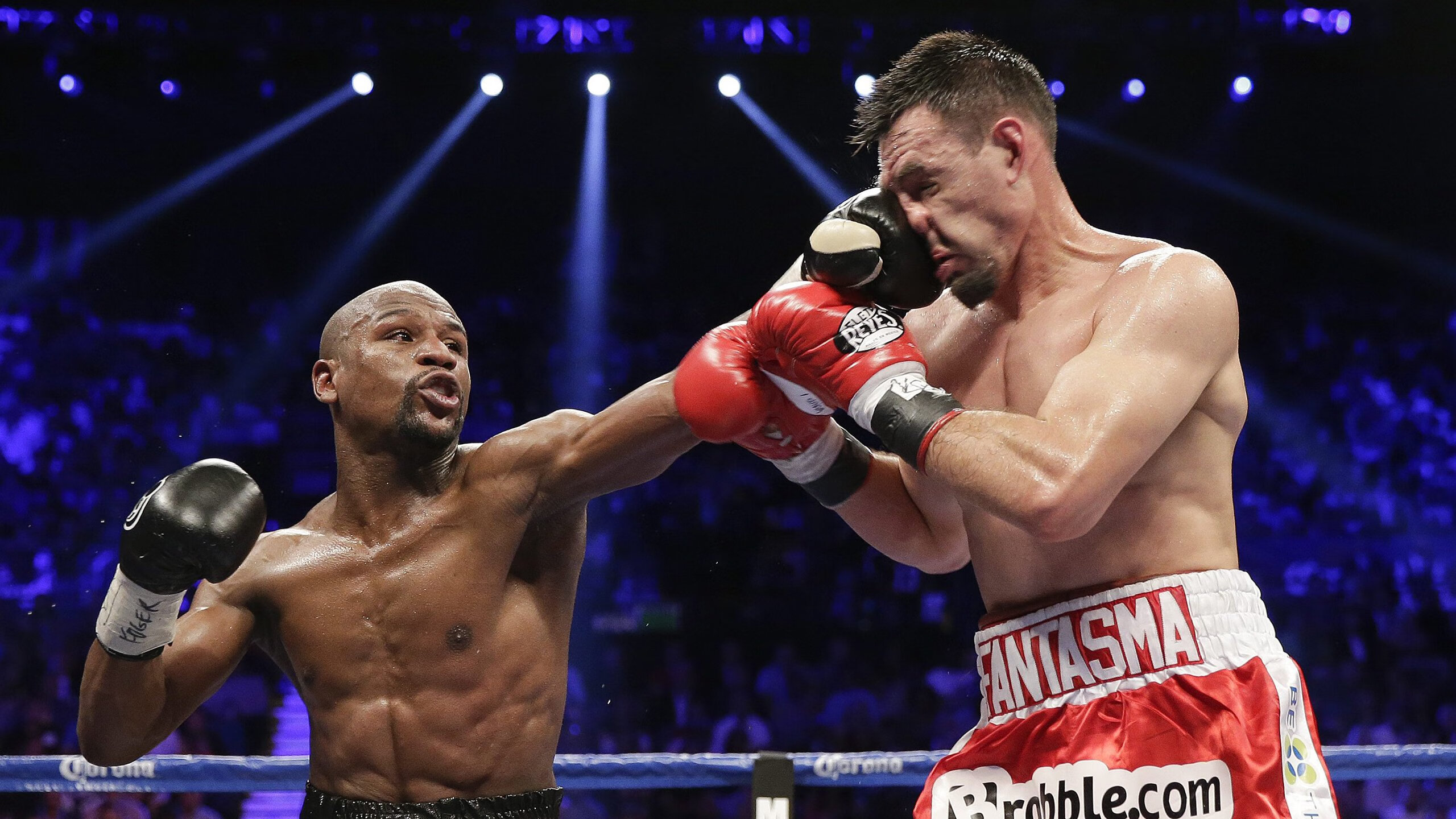 开云体育APP下载-欧冠淘汰赛之夜，班凯罗关键节点连续得分，谱写传奇新章